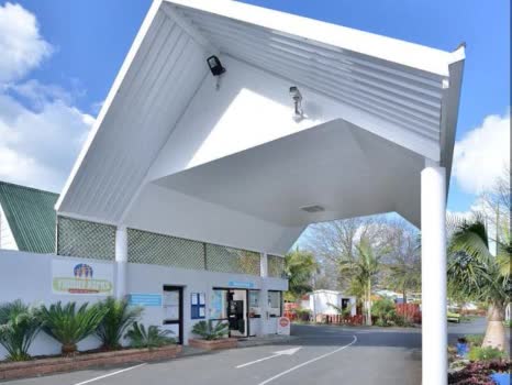 美國奧克蘭北岸假日公園飯店 Auckland North Shore Holiday Park 線上