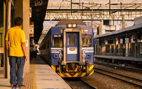 高雄市區半日包車4小時速遊高雄 $2100 - 愛票網
