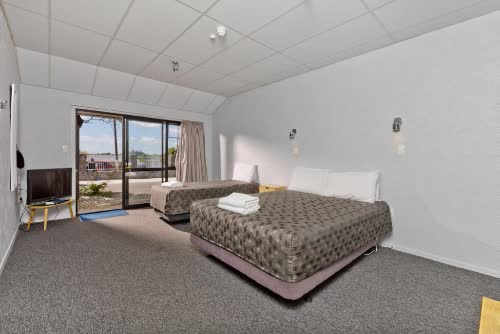 美國奧克蘭奧克伍德莊園汽車旅館 Oakwood Manor Motor Lodge 線上住宿訂房 $