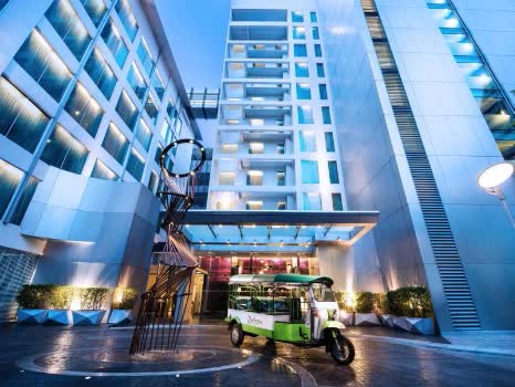 泰國曼谷素坤逸麗筠酒店 Radisson Suites Bangkok Sukhumvit 線上住宿
