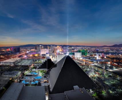 美國拉斯維加斯盧克索飯店 Luxor Hotel 線上住宿訂房 $1939 - 愛票網