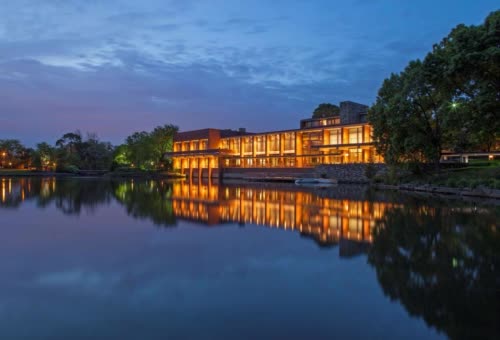 美國芝加哥麥當勞坎帕斯凱悅飯店 The Hyatt Lodge at McDonalds Campu