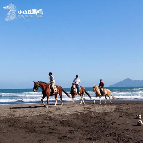 宜蘭外澳小山丘馬場 山海騎馬體驗 兩人成行（秋冬限定）（電子票） $1680 - 愛票網