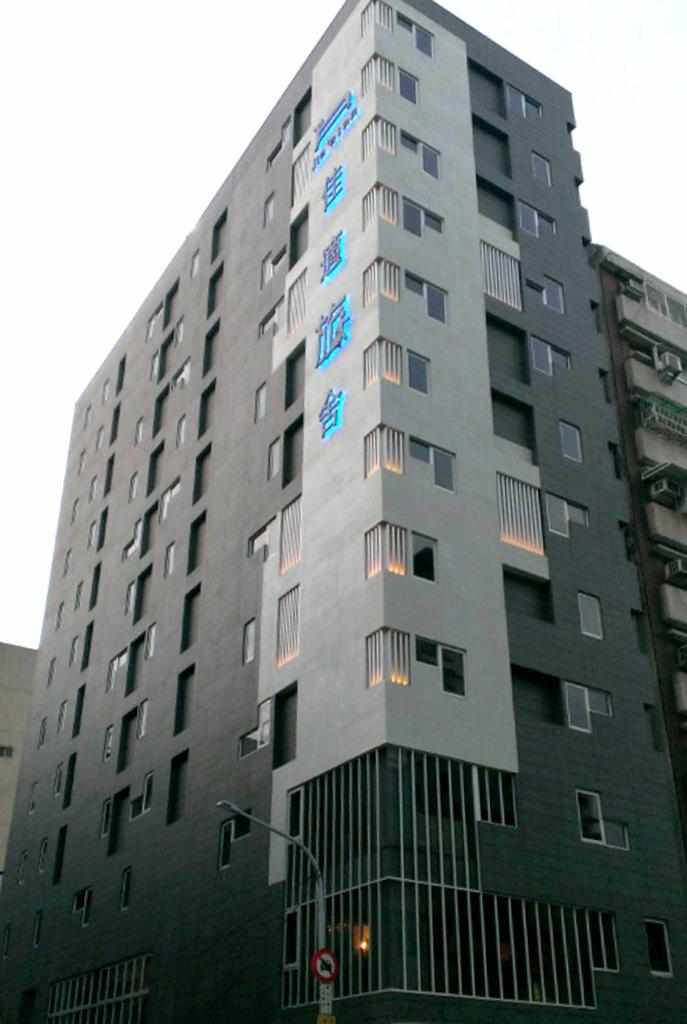 高雄佳適旅舍六合館線上住宿訂房 $1880 - 愛票網