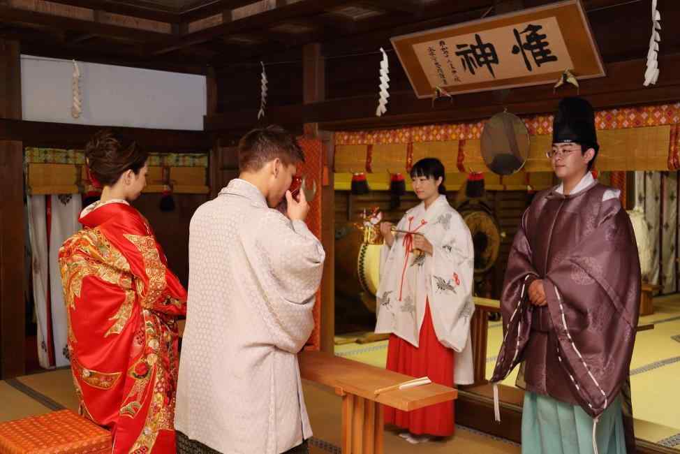 日式神社婚禮最正統日本神前結婚式（情侶雙人平日價） $48755 - 愛票網