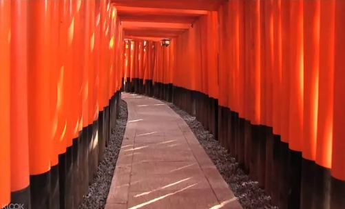 日本奈良Shigisan Nodokamura農場 & 京都伏見稻荷神社千本鳥居 & 大阪梅田天空大