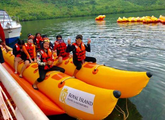 菲律賓科隆島香蕉船＆獨木舟體驗線上訂票 $264 - 愛票網