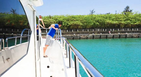 墾丁海角秘境私人遊艇之旅・西海岸BBQ派對 $14850 - 愛票網