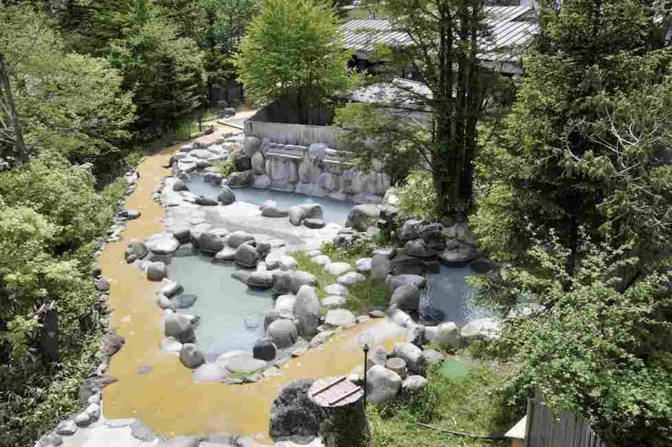 日本・岐阜 奧飛驒溫泉鄉 平湯之森溫泉泡湯券・飛驒牛燒烤套餐 $119 - 愛票網