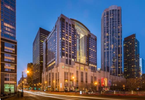美國芝加哥市區壯麗大道希爾頓尊盛飯店 Embassy Suites Chicago Downtown